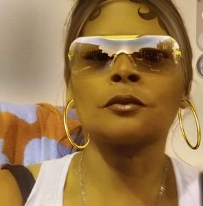 Meet your Posher, Suzanne